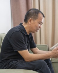 退休旅行顺道看望了几位老同学，我才发现：43年的同学情也淡如水