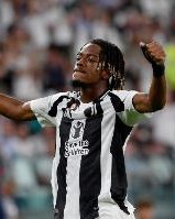 记者：富勒姆有意1000万欧签姆班古拉，并租借道格拉斯-路易斯