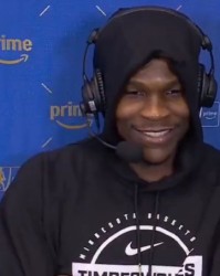 KOK体育平台体育-被韦德打趣偷学欧洲步&amp;挂挡拆！华子：你年纪轻轻就夺冠 我得看齐